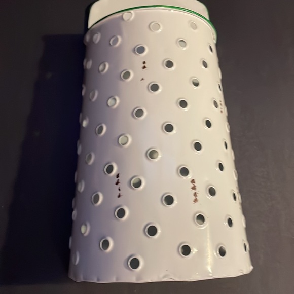 White Farmhouse Planter - Picture 4 of 4